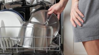 [SỰ THẬT] Máy rửa bát có rửa được nồi, xoong, chảo không?