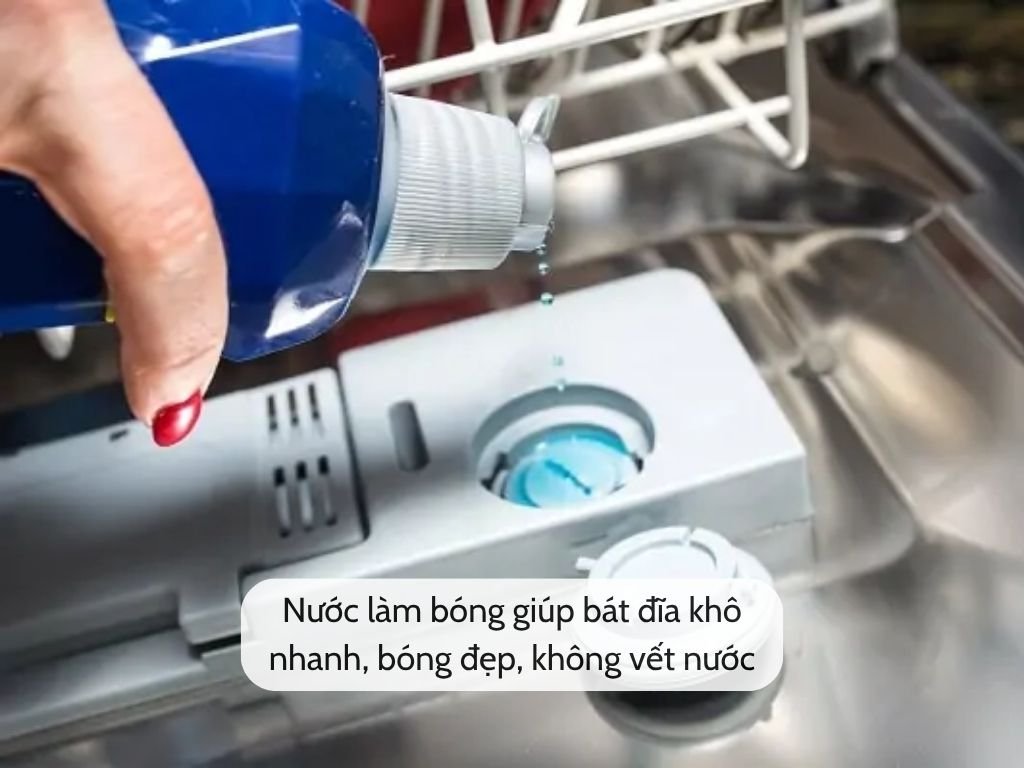 nuoc-lam-bong-giup-bat-dia-kho-nhanh-bong-dep-khong-vet-nuoc