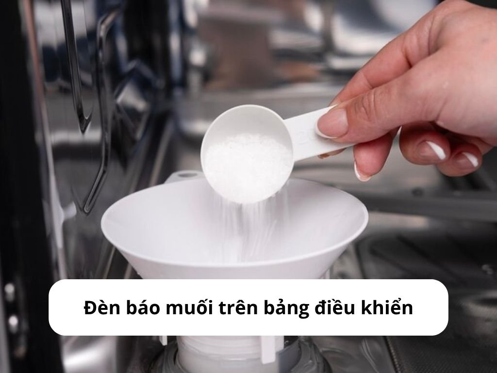 Đèn báo muối trên bảng điều khiển