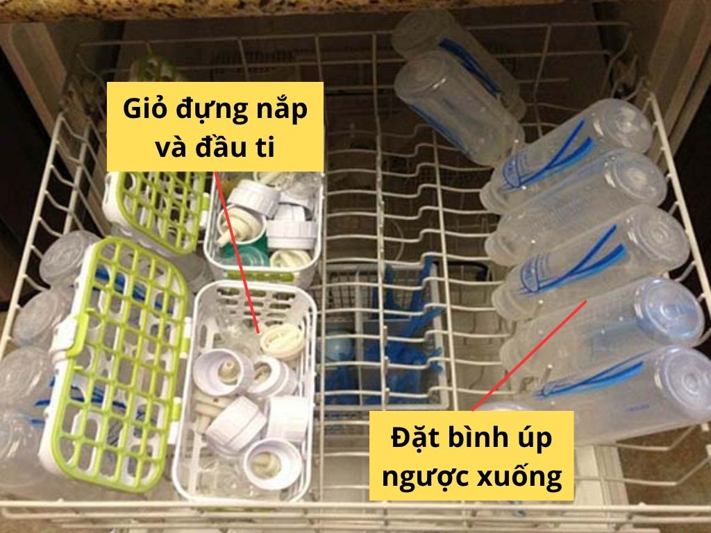 Cách xếp bình sữa trong máy rửa chén đúng cách